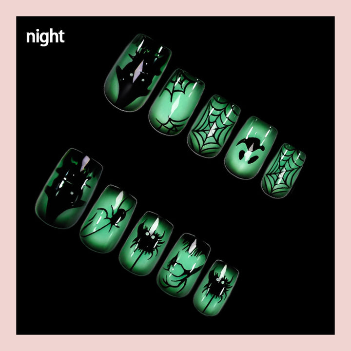 Nail art set with spooky Halloween designs and excellent wearing comfort Stornfield