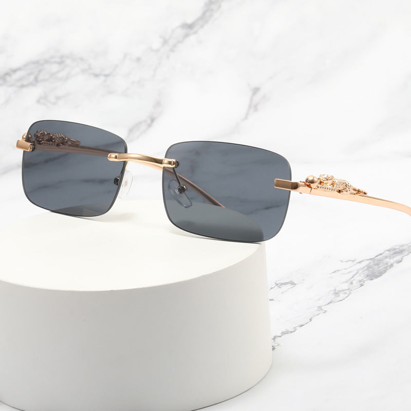 Women Designer Sunglasses with Fine Metal Frame and Luxurious Details Stornfield
