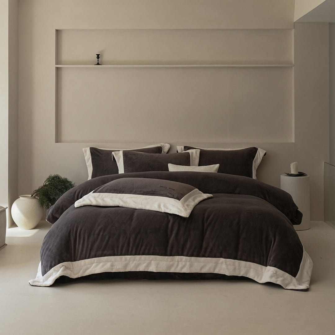 Reversible Stonewashed Cotton-Linen Duvet Cover Set with Oversized Border and Hidden Zipper