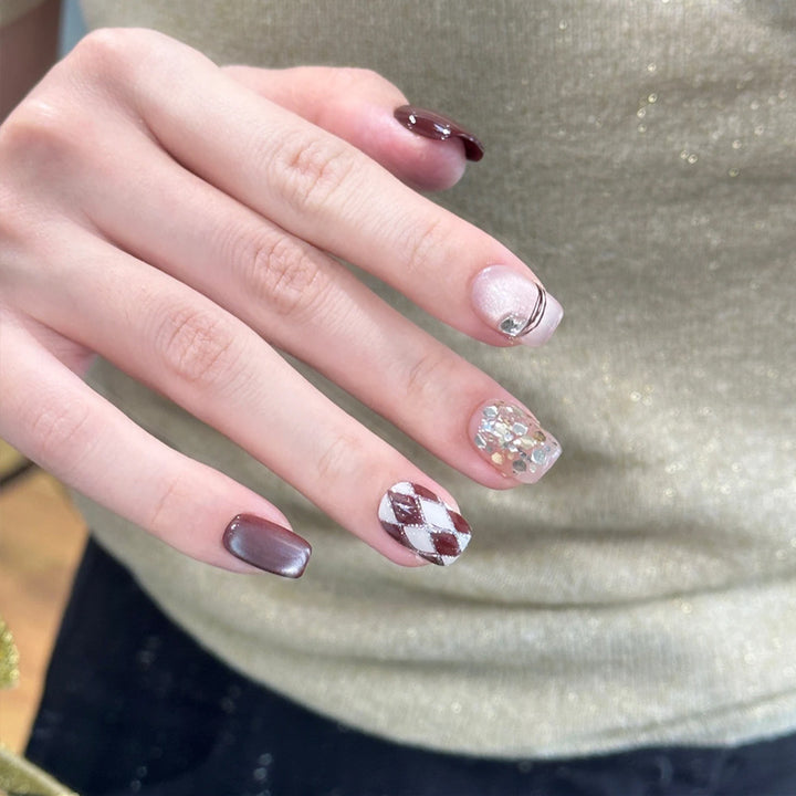 Artificial nail tips with glamorous details Stornfield