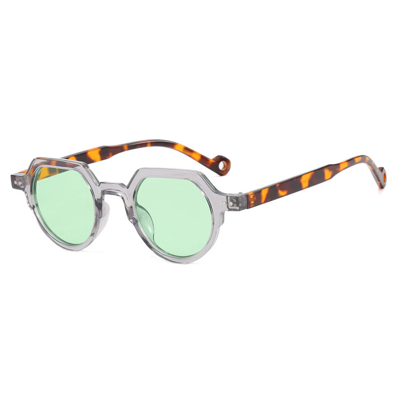 Women's geometric sunglasses with protective UV filter and sturdy frame Stornfield