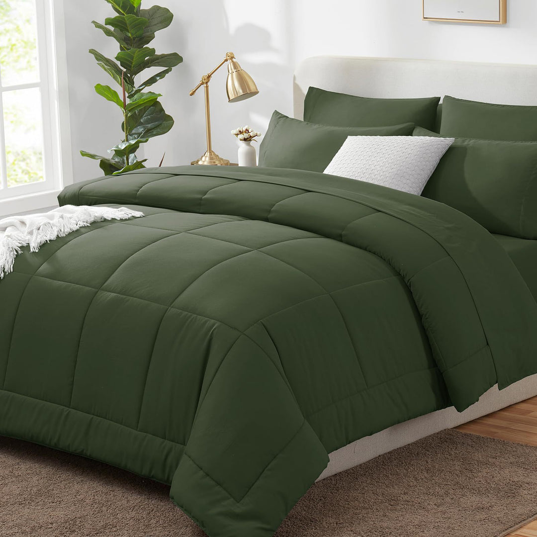 Women's quilted satin bedding set Stornfield
