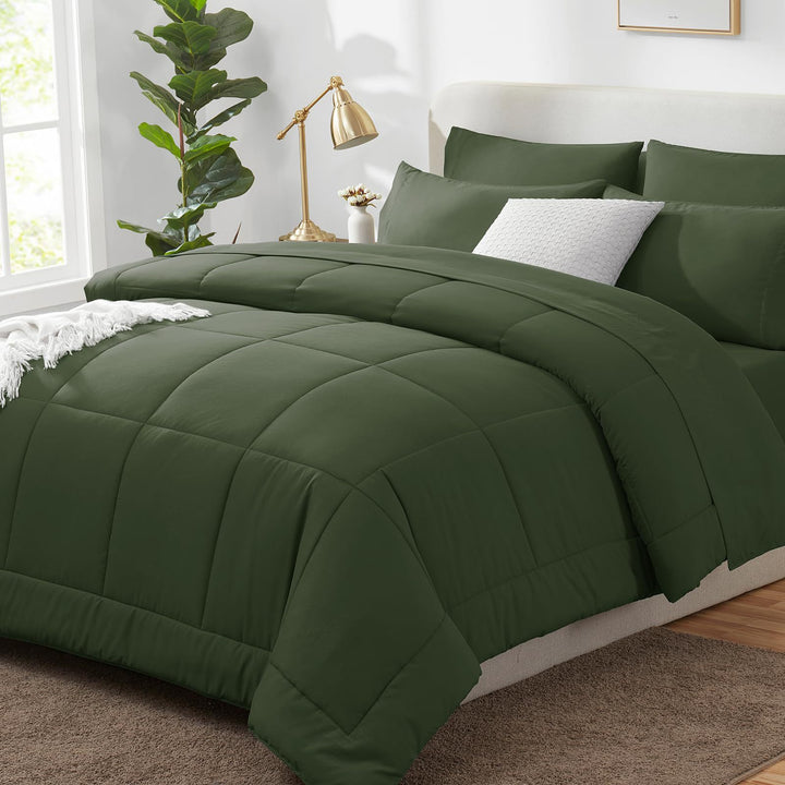 Women's quilted satin bedding set Stornfield