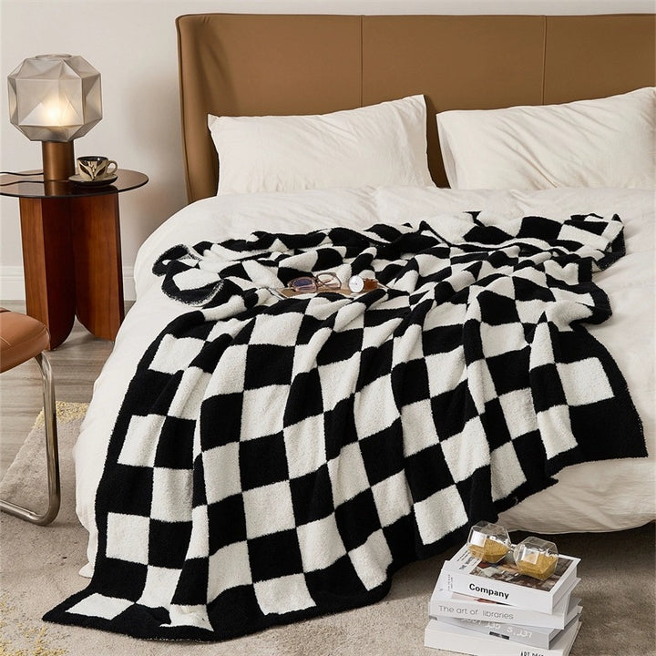 Plush Checkered Throw Blanket
