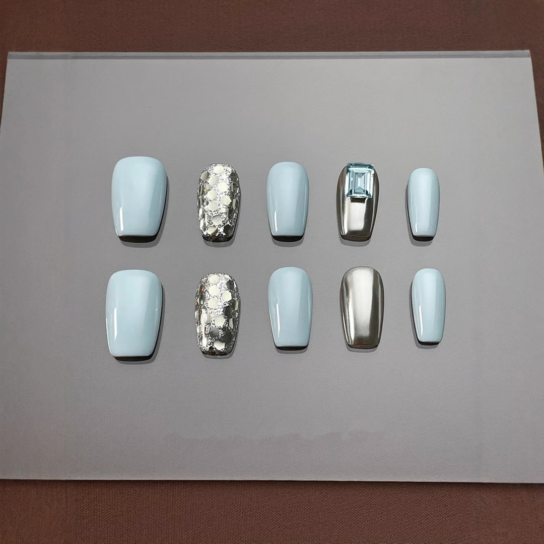 Artistic Nail Art Press-On Set