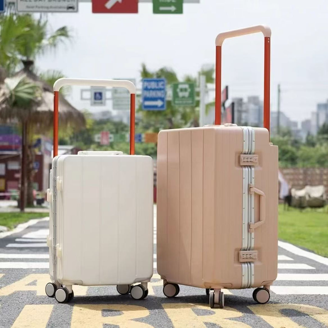 Compact Hard-Shell Travel Case Stornfield