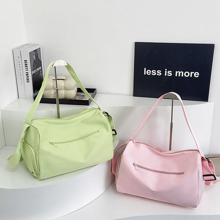 Versatile Multi-Pocket Gym Duffle Stornfield