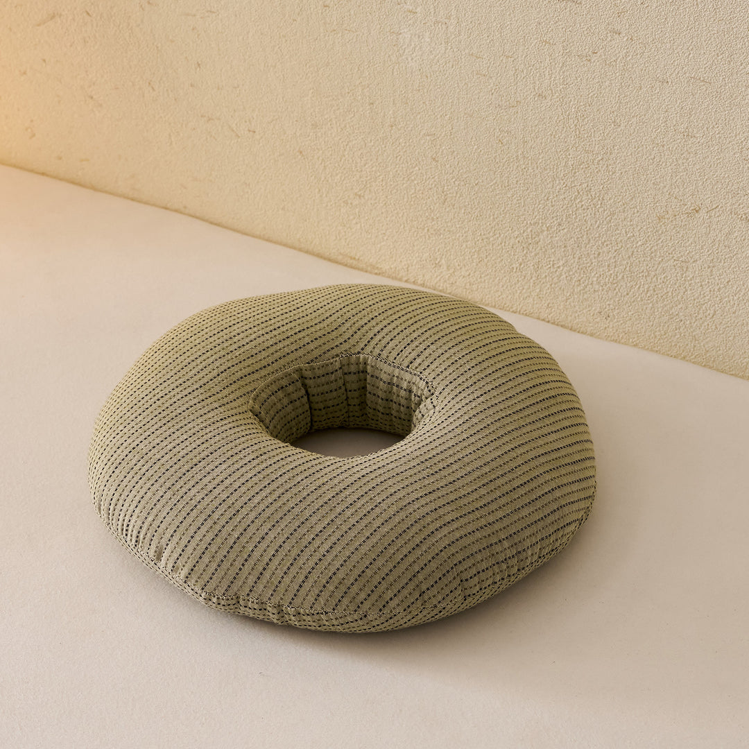 Comfortable donut pillow with ergonomic design Stornfield