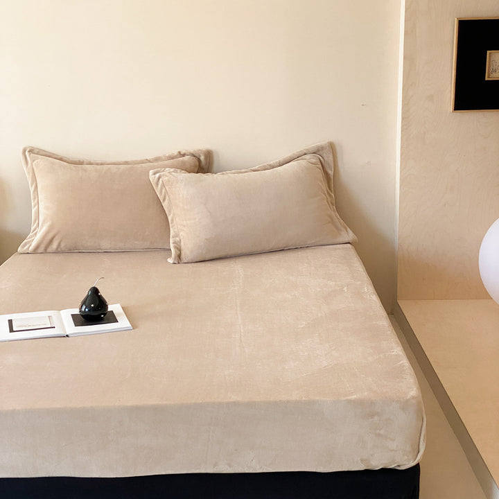 Velvet Fitted Sheet Set with Extra Deep All-Around Elastic and Velvety Surface