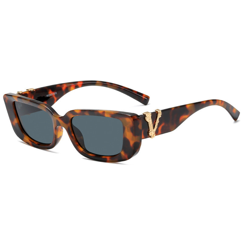 Women's fashionable sunglasses with luxurious tortoise design and gold accents Stornfield