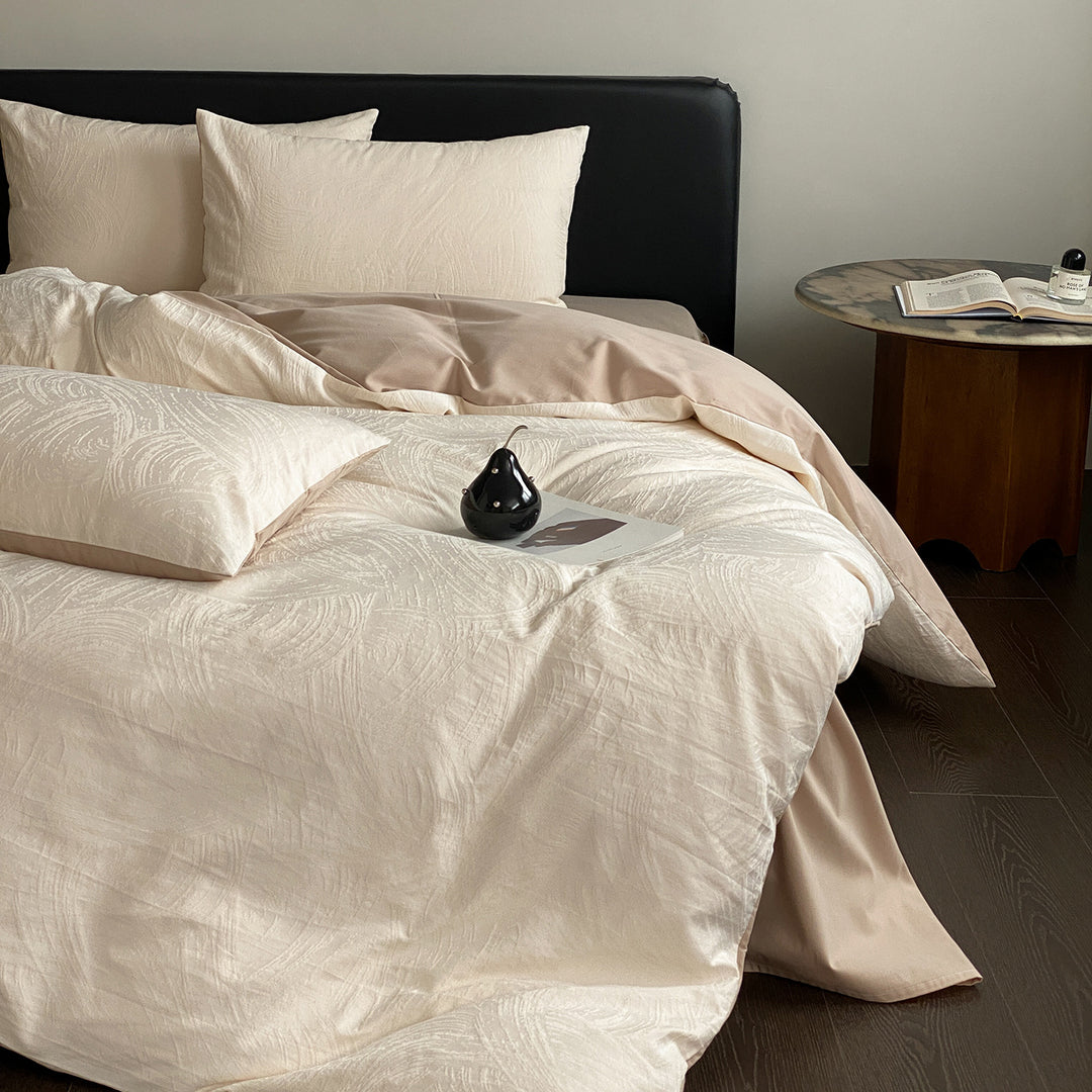 Jacquard bedding set made of cotton satin with floral relief and hotel closure
