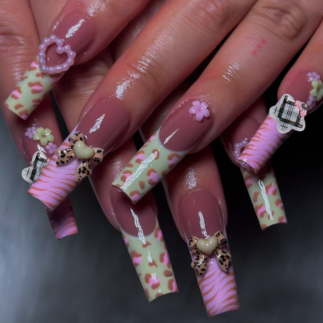 Artificial Nails with Creative Three-Dimensional Applications Stornfield