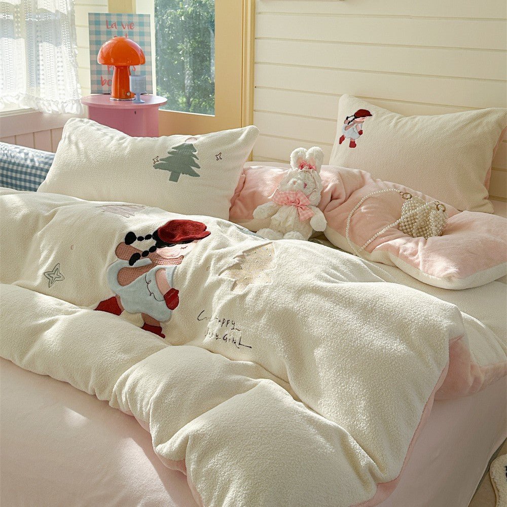 Children's bedding set with cozy fleece surface, embroidered figures and pillowcases