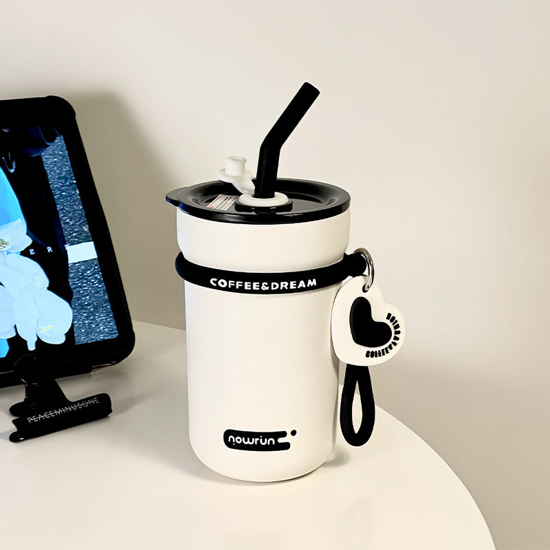 Women's thermos cup with integrated straw and practical spill protection Stornfield