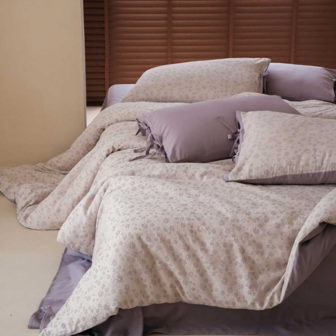Printed Cotton Sateen Duvet Cover Set with Tie-Closure Pillow Shams and Reversible Solid Backing