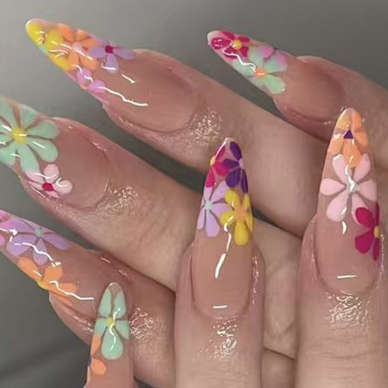 Nail art with floral patterns Stornfield