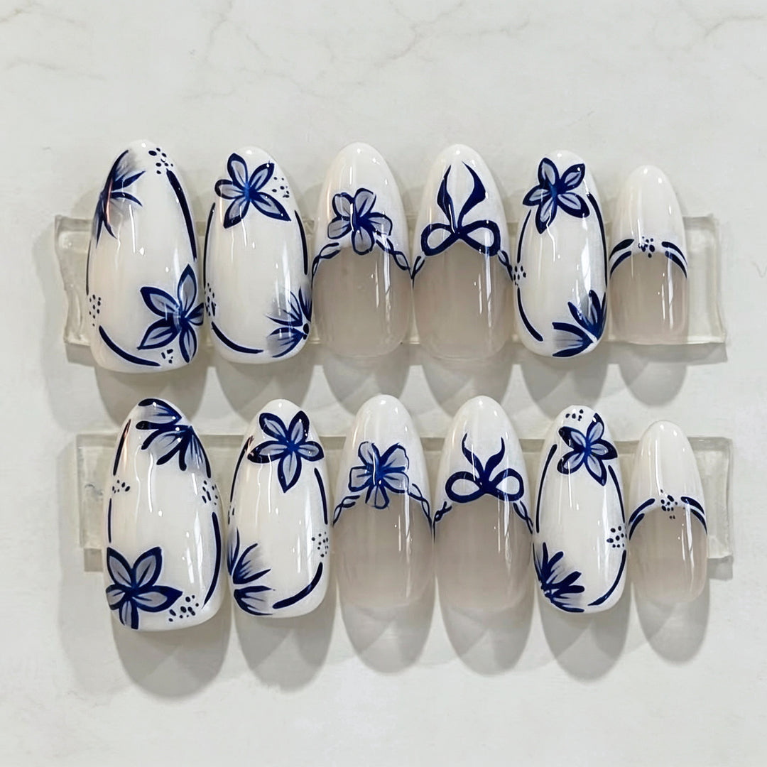 Floral Design Nail Art Stornfield