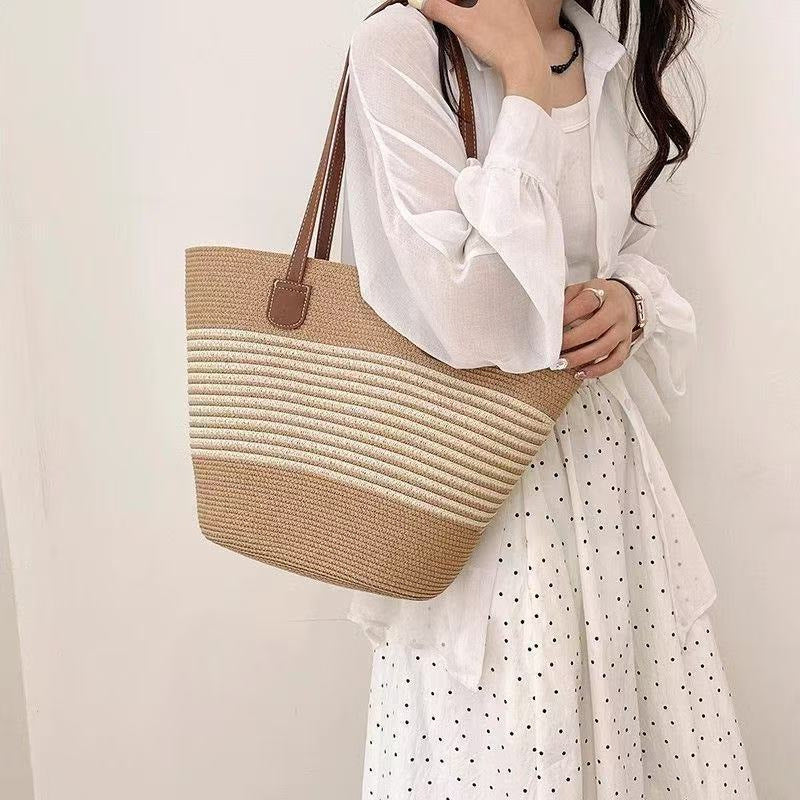 Oversized Beach Bag Made of Woven Material Stornfield