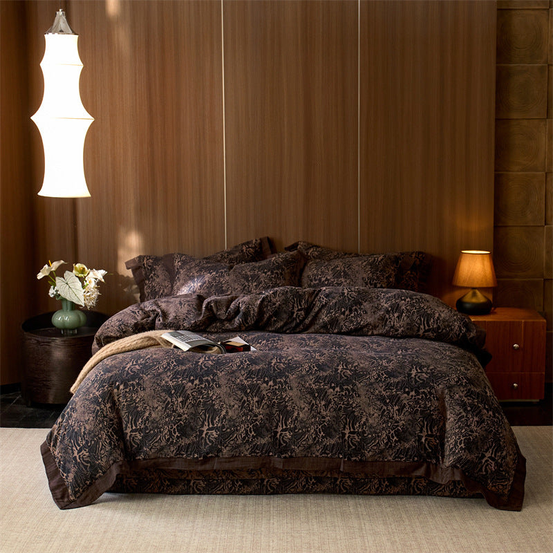 Duvet cover set made of densely woven cotton satin with ornamental jacquard pattern and reversible function