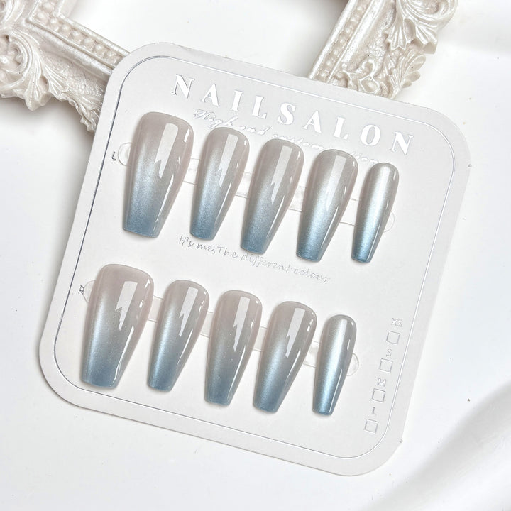 Elegant Press-On Nail Set with Shimmering Finish