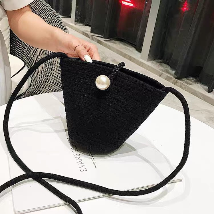 Elegant Handbag with Pearl Closure Stornfield