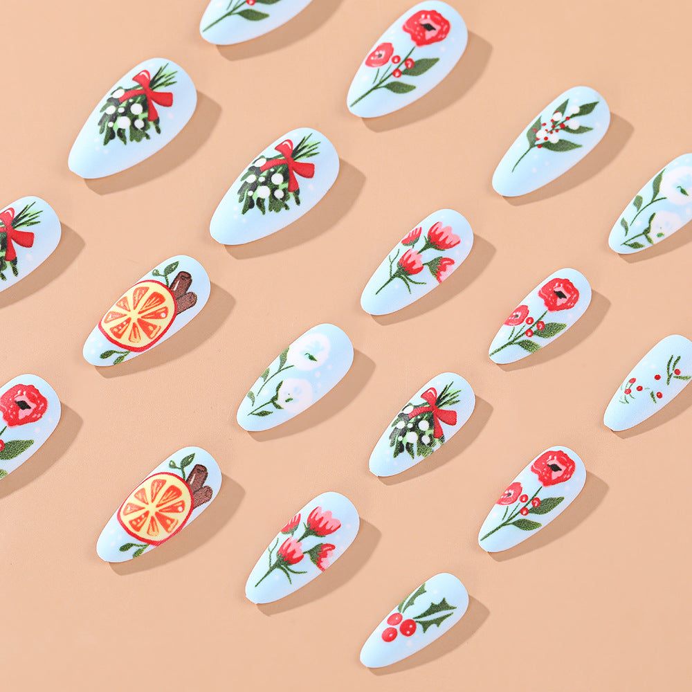 Exquisite Kunstnägel mit floralen Motiven Stornfield