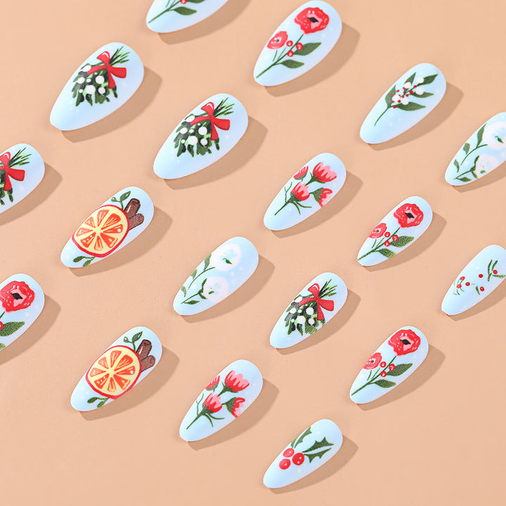 Exquisite Kunstnägel mit floralen Motiven Stornfield
