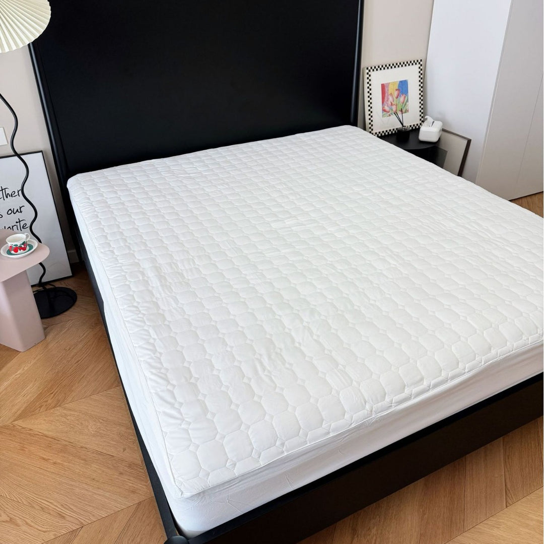 Quilted waterproof mattress cover fitted sheet with elastic edge