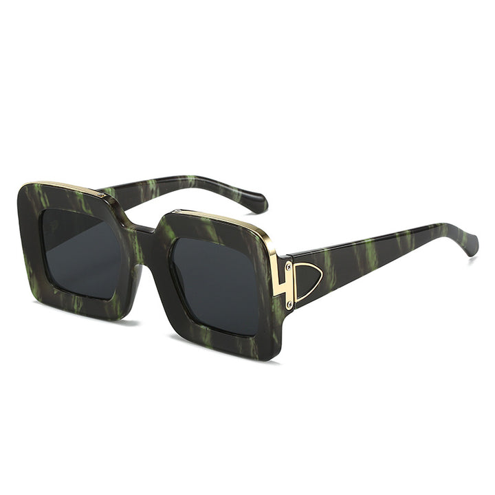 Women square sunglasses with luxurious design and golden accents Stornfield