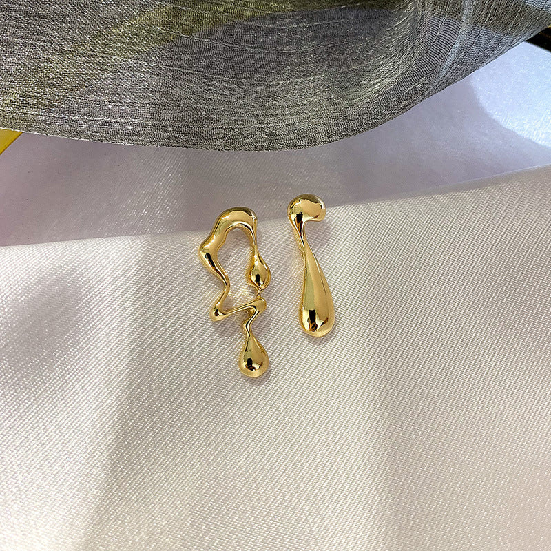 Elegant and Modern Minimalistic Earrings Stornfield