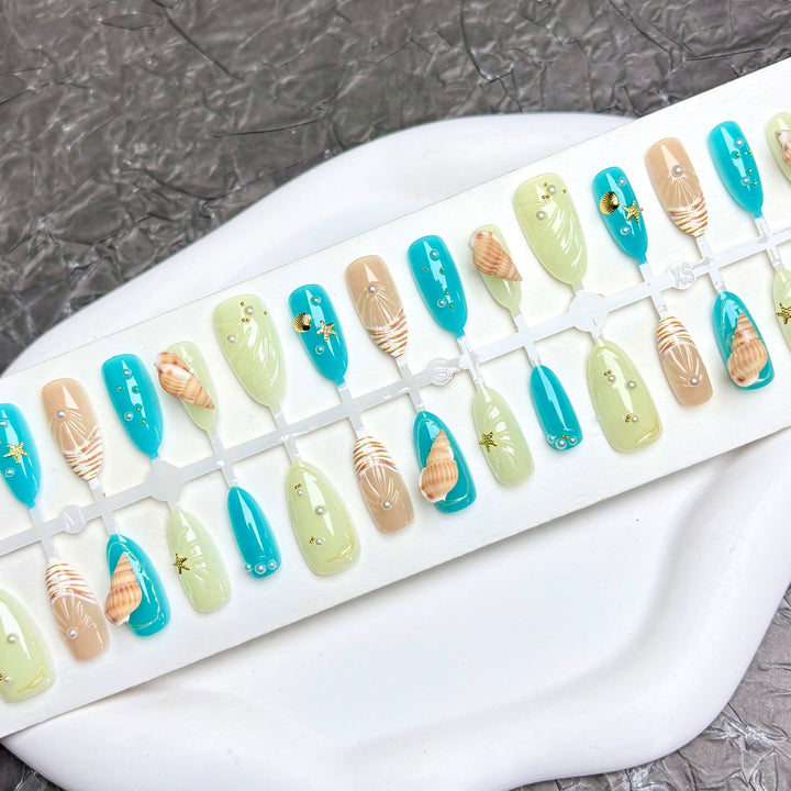 Beach-Inspired Press-On Nail Art Set