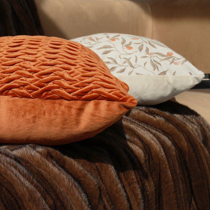 Elegant and luxurious decorative cushion