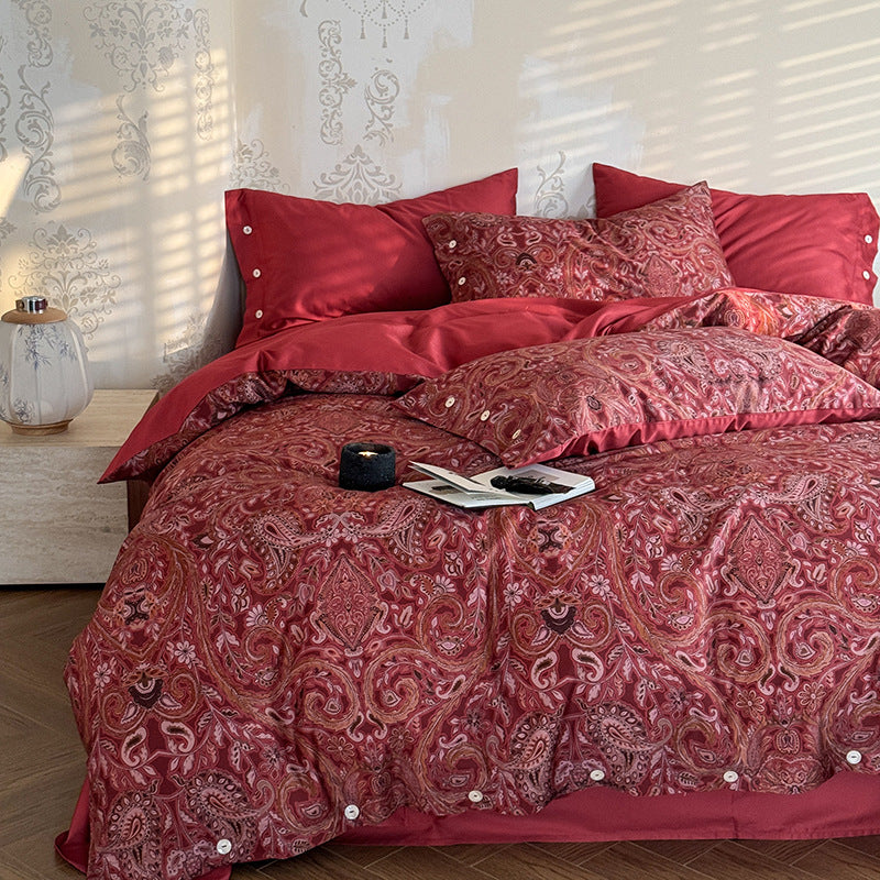 Bedding set made of fine cotton satin with an opulent floral print and button closure