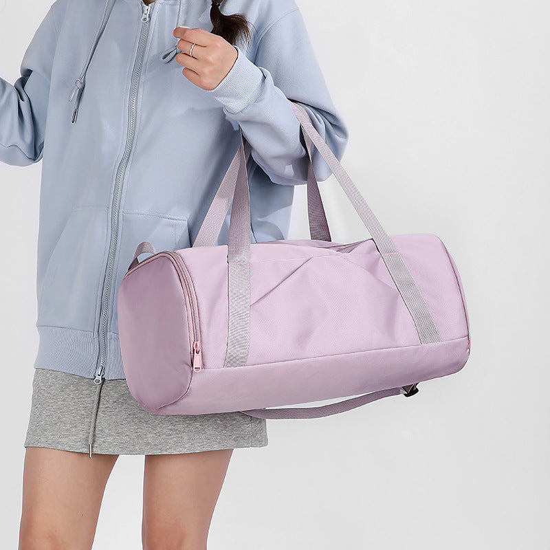 Sporty travel bag with adjustable shoulder strap and sturdy material Stornfield