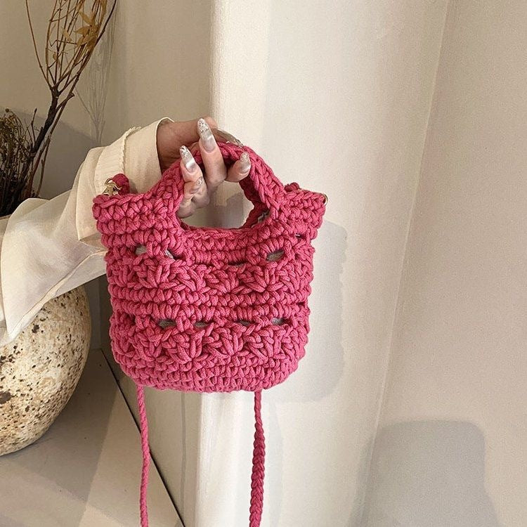 Hand-knotted bag with braided structure Stornfield