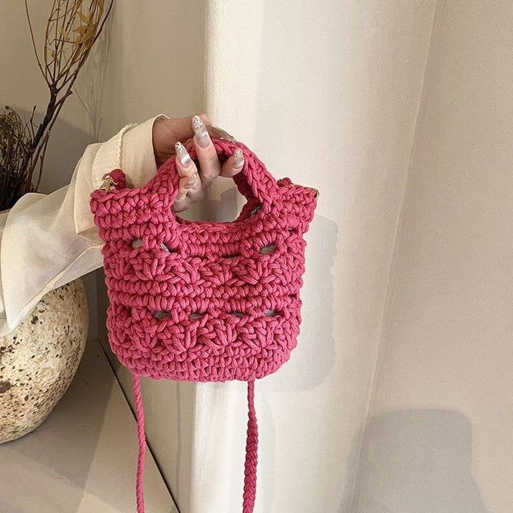 Hand-knotted bag with braided structure Stornfield