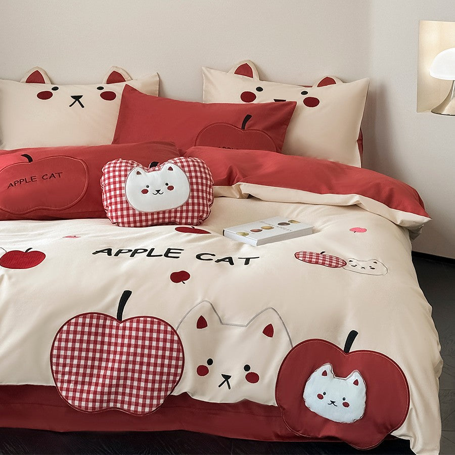 Cute Apple Cat Appliqué Cotton Duvet Cover Set