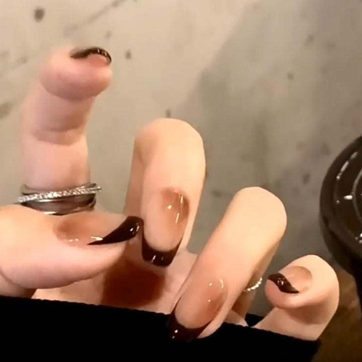 Artificial Nails in Modern French Look with Gloss Finish Stornfield