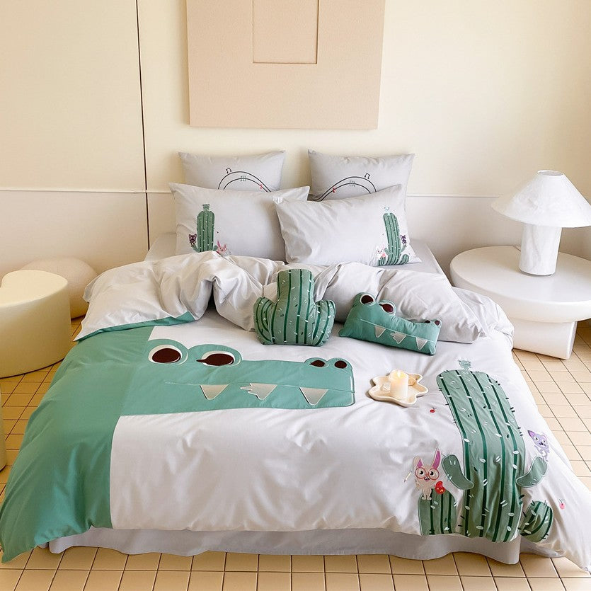 Cute children's bedding set with appliquéd dessert and animal motifs made of cotton microfibre