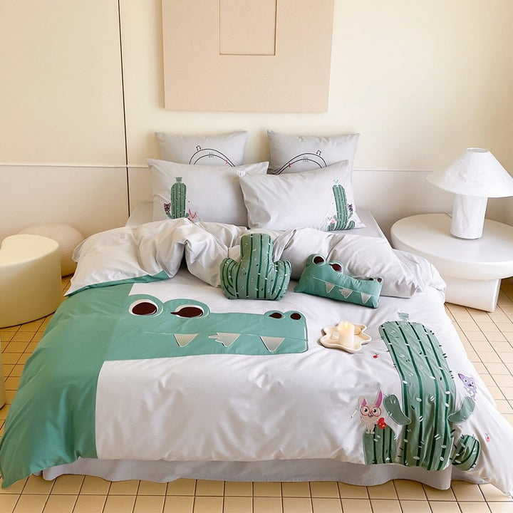 Cute children's bedding set with appliquéd dessert and animal motifs made of cotton microfibre