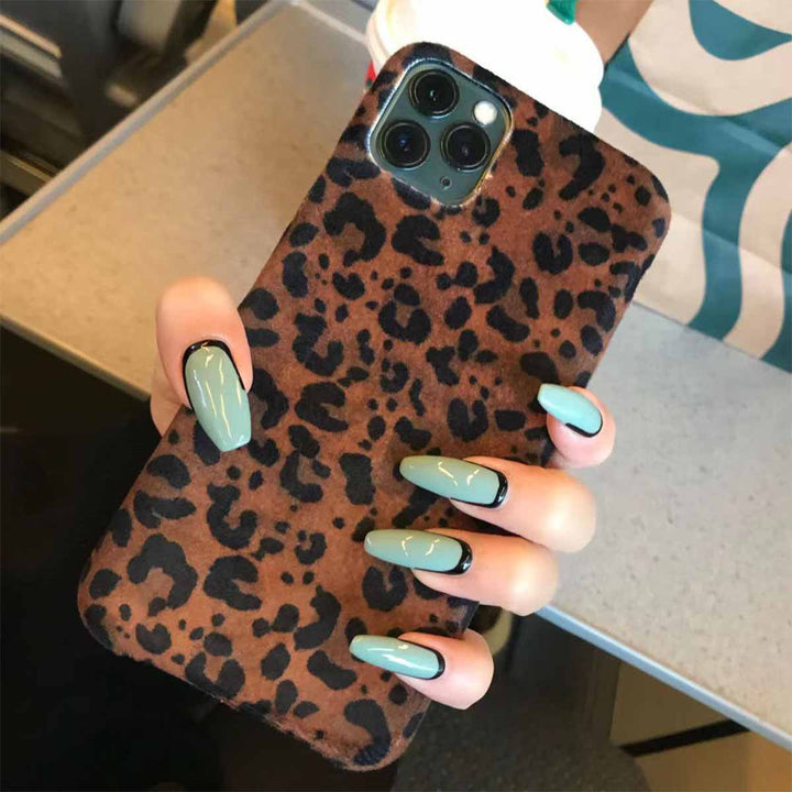 Premium phone case in leopard design Stornfield