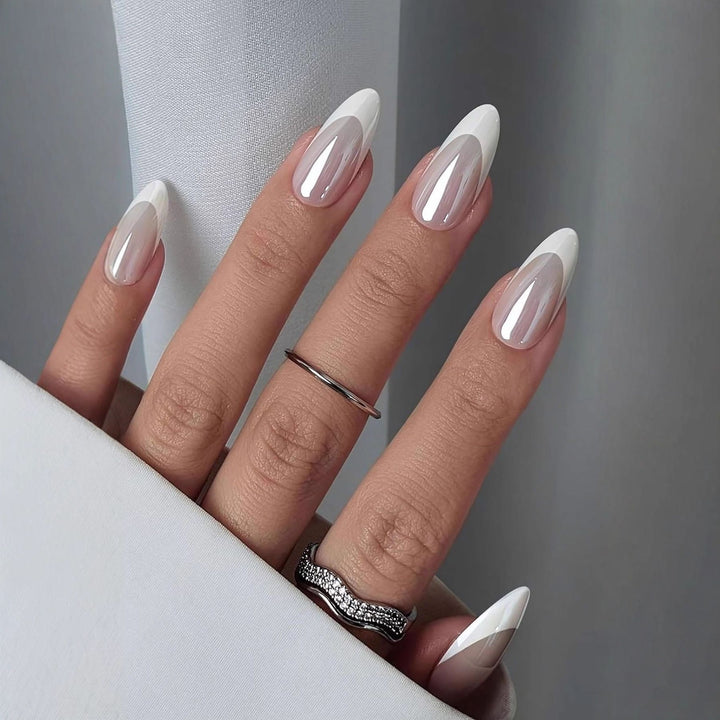 Elegant Nail Art with Black-White Contrast Stornfield