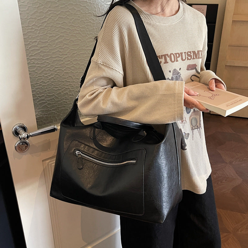 Elegant and Functional Weekend Bag Stornfield