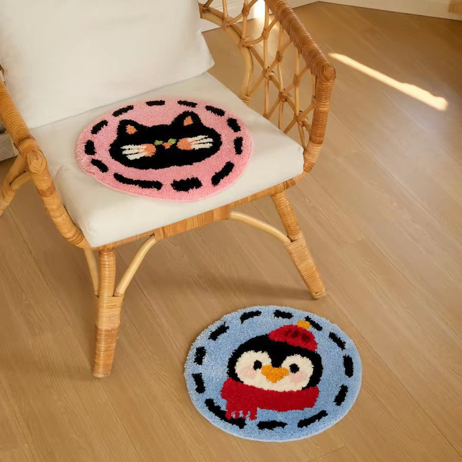 Round Plush Tufted Cat-Face Accent Rug