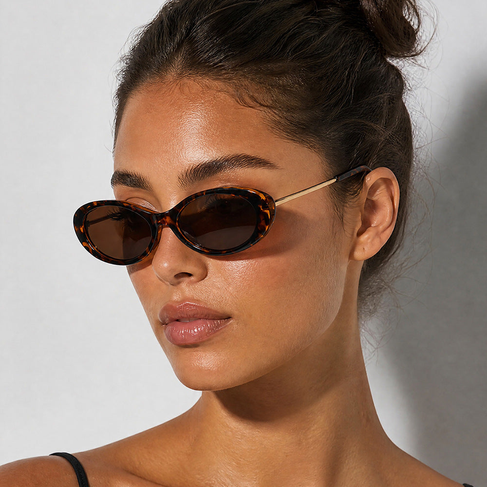 Retro-Inspired Oval Frame Sunglasses Stornfield