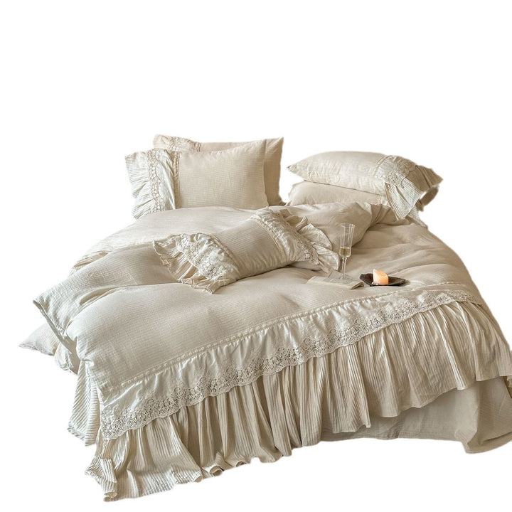 Vintage-inspired cotton-linen bedding set with ruffled frill and lace trim