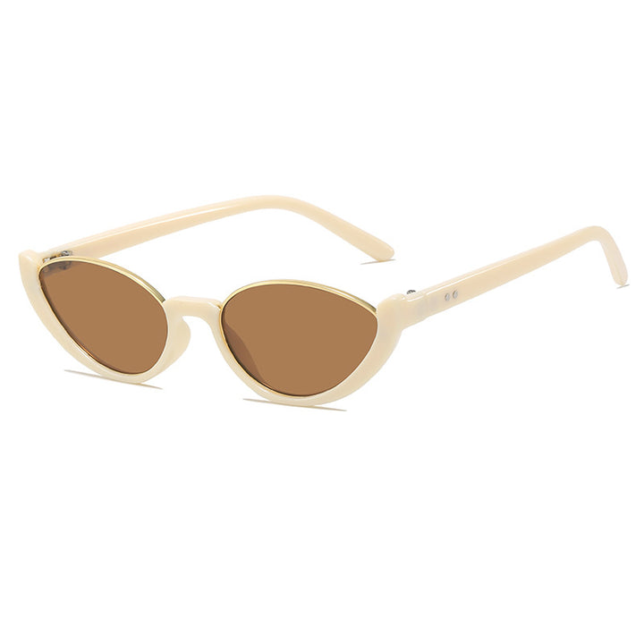 Retro-Inspired Clear Frame Cat Eye Sunglasses Stornfield