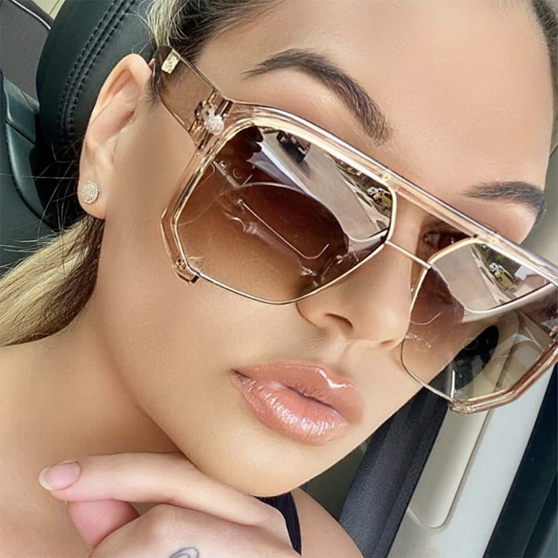 Ladies fashionable oversized sunglasses with elegant, faceted frame construction Stornfield