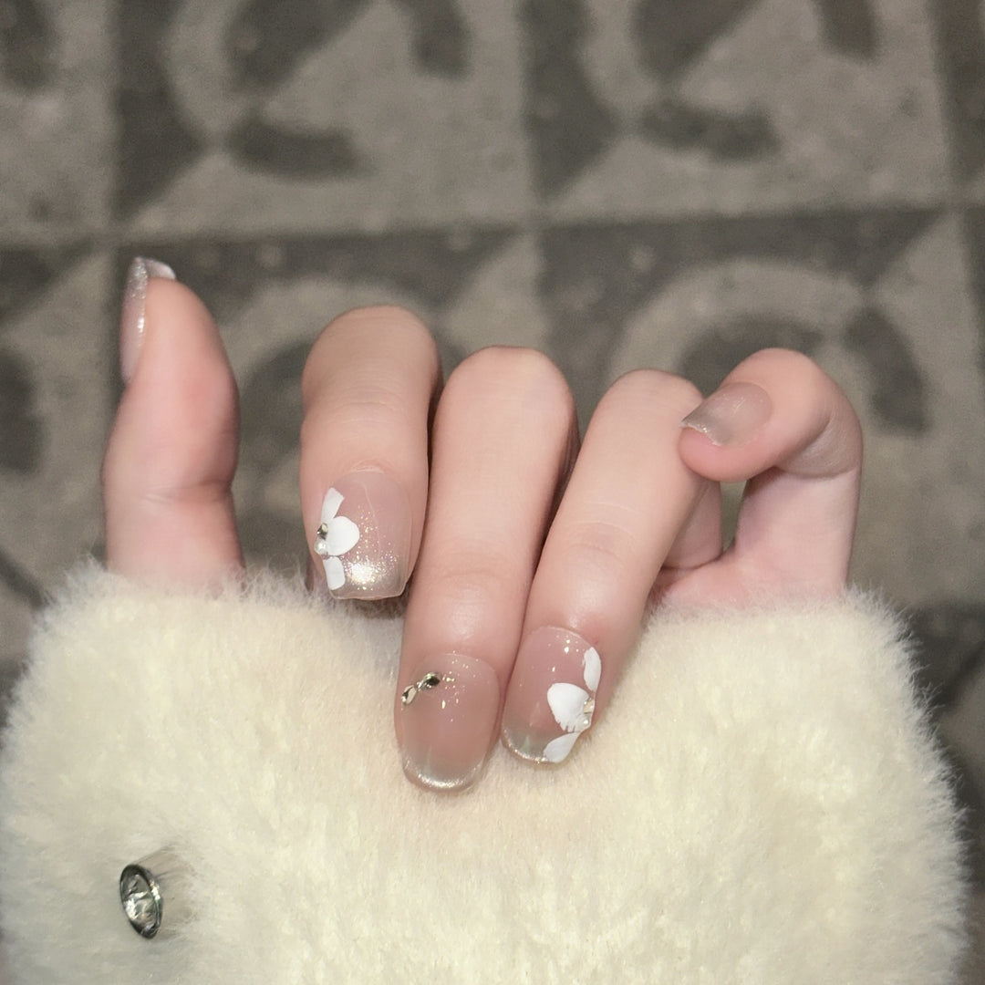 Decorative Press-On Nail Set with Elegant Leaf Design Stornfield