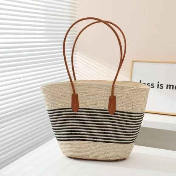 Sleek beach bag with matching sun hat Stornfield